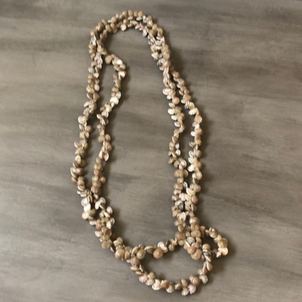 Shell necklace and bracelet